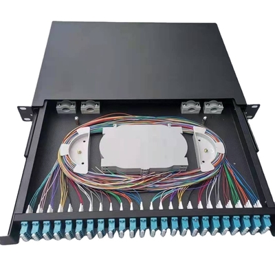 Plaque laminée à froid 1U 24 ports SC SX FTTH panneau de patch en fibre optique pour monture de roche de 19 pouces
