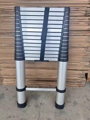 Échelle télescopique en aluminium 4,4 M polyvalente pour diverses applications