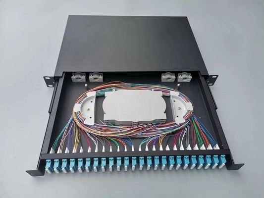 Système de fibres de distribution FTTH de 260*200*60 mm 1U 96 Core LC SC Rack monté MPO MTP Panneau de patch en fibre optique ODF