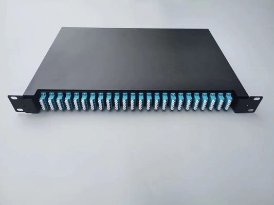 Système de fibres de distribution FTTH de 260*200*60 mm 1U 96 Core LC SC Rack monté MPO MTP Panneau de patch en fibre optique ODF