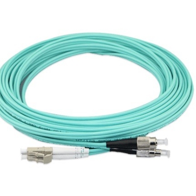 Connecteur LC Cordon de patch en fibre optique pour les types de fibres multimodes et la transmission de données