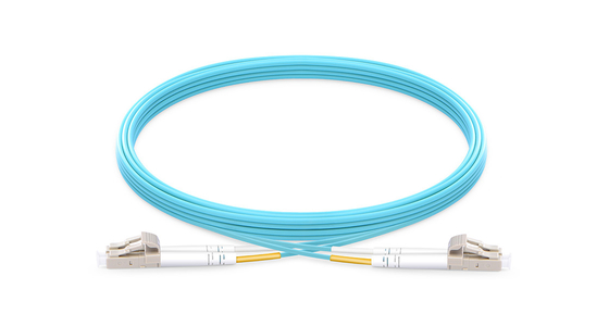 Connecteur LC Cordon de patch en fibre optique pour les types de fibres multimodes et la transmission de données