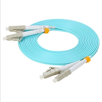 Connecteur LC Cordon de patch en fibre optique pour les types de fibres multimodes et la transmission de données