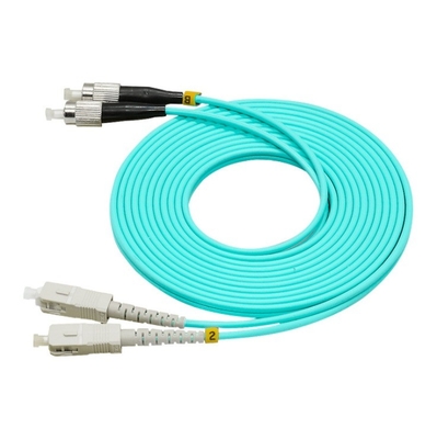 Connecteur LC Cordon de patch en fibre optique pour les types de fibres multimodes et la transmission de données