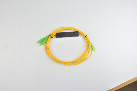 1x2 4 8 16 boîte PLC G657A1 0,9 mm SCUPC Splitter PLC à fibre optique conique pour la directivité dB ≥55