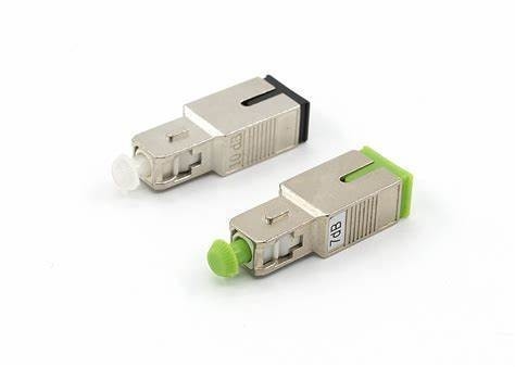 Transmission du signal par fibre optique sur le réseau 4G SC APC à SC UPC Adaptateur hybride pour le transfert de données