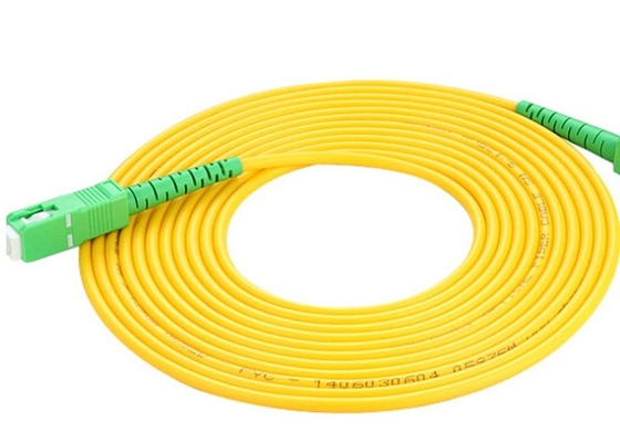 Mode unique G657A SC UPC APC Cordon de patch en fibre optique pour réseau FTTH extérieur intérieur