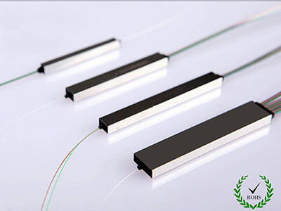 Perte de retour dB ≥50 Fibre optique Splitter Cassette PLC 1x64 SC UPC pour les performances