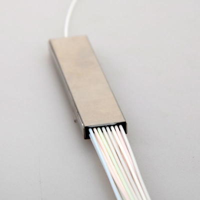 1x8 Splitter à fibre optique en fermeture de tube en acier inoxydable pour une longueur d'onde de fonctionnement de 1260-1650 nm