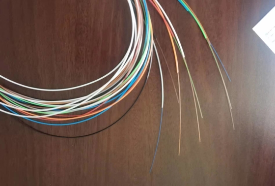 FTTX ODB NAP FTTH 2*8 Tuyaux en acier séparateur PLC sans connecteur Fils de haute résistance
