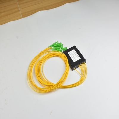 Stabilité à température -40-85 C dB 0,5 1*8 SC/APC ABS Box Type PLC Splitter pour le réseau