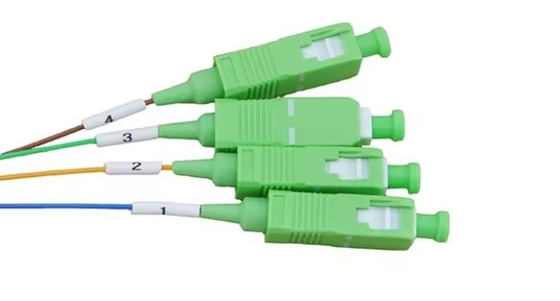 Connecteur SC/APC 1x4 tubes en acier à fibre optique Splitter PLC pour longueur d'onde 1260-1650nm